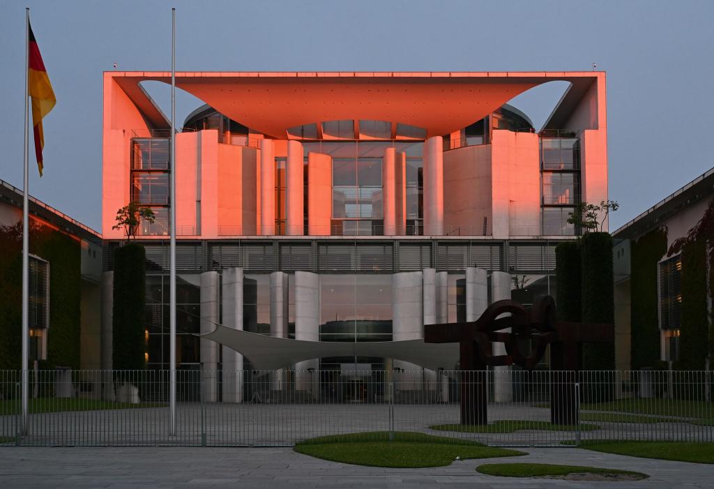  Für den Sicherheitsrat wird im Bundeskanzleramt eine Stabsstelle errichtet. (Archivbild) - Foto: Soeren Stache/dpa