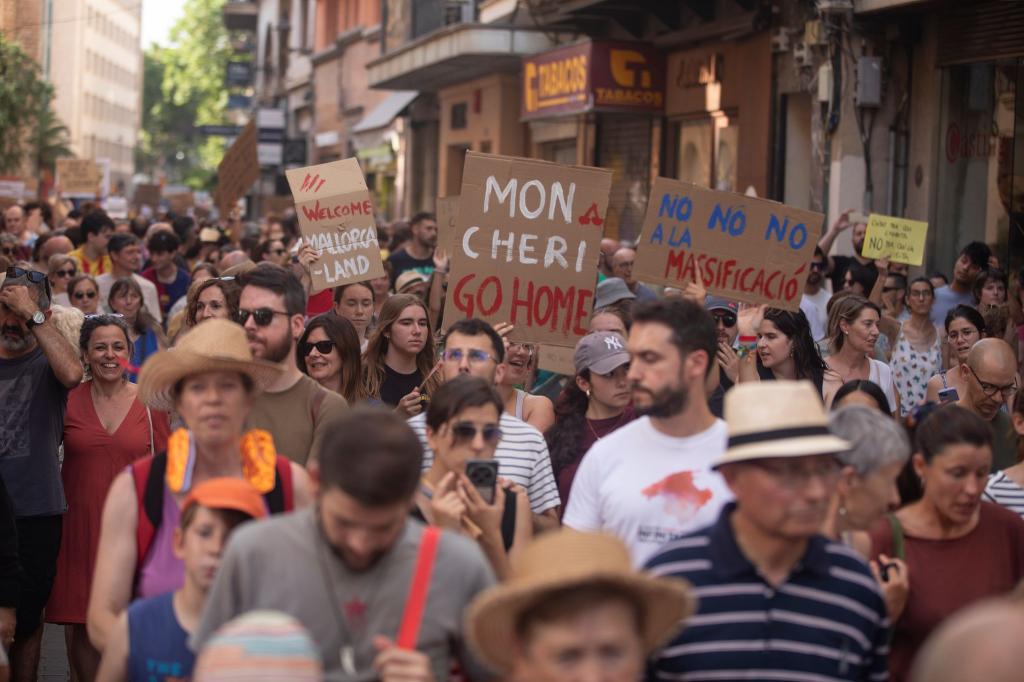 Sind Touristen nicht mehr willkommen? (Archivbild) - Foto: Clara Margais/dpa