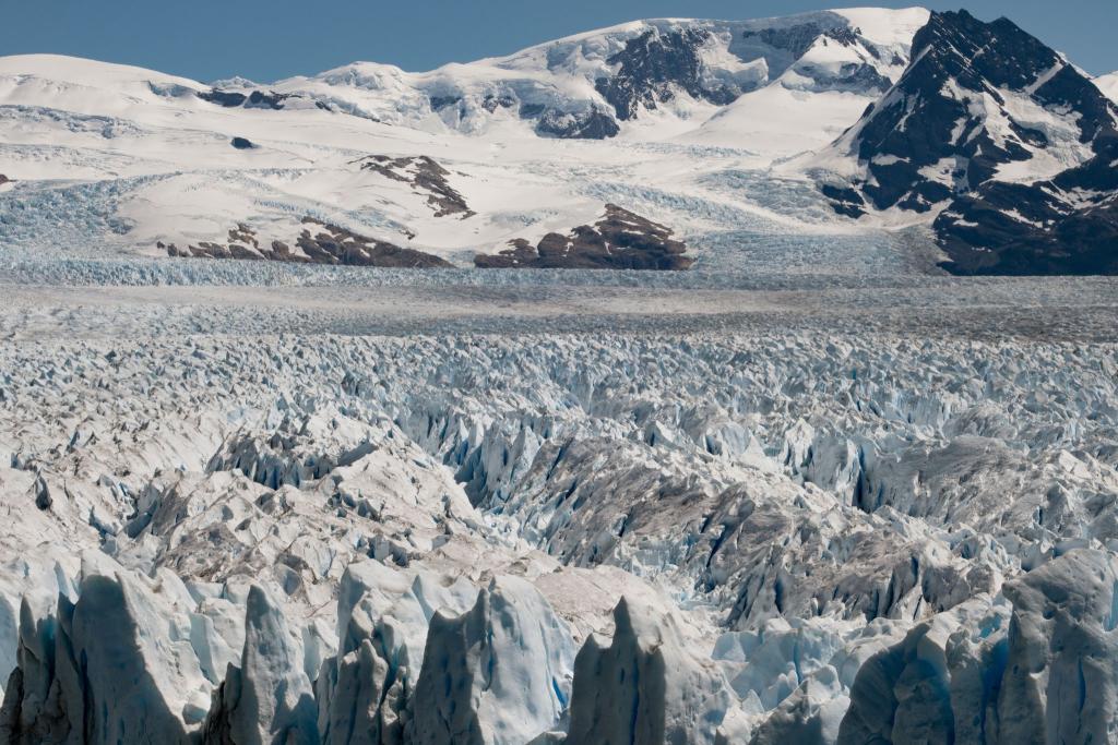 Nach Jahrzehnten relativer Stabilität zieht sich der berühmte Gletscher im Süden von Argentinien immer stärker zurück. - Foto: Romina Cruz/dpa