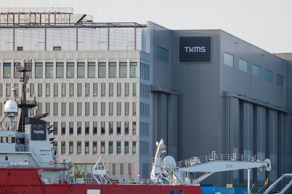 TKMS wird eigenständig und geht an die Börse. hyssenkrupp behält allerdings mit 51 Prozent die Mehrheit an Deutschlands größtem Marineschiffbauer. - Foto: Frank Molter/dpa