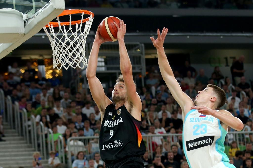 Franz Wagner und die deutschen Basketballer haben den ersten EM-Test gewonnen. - Foto: Stickel Matthias/dpa