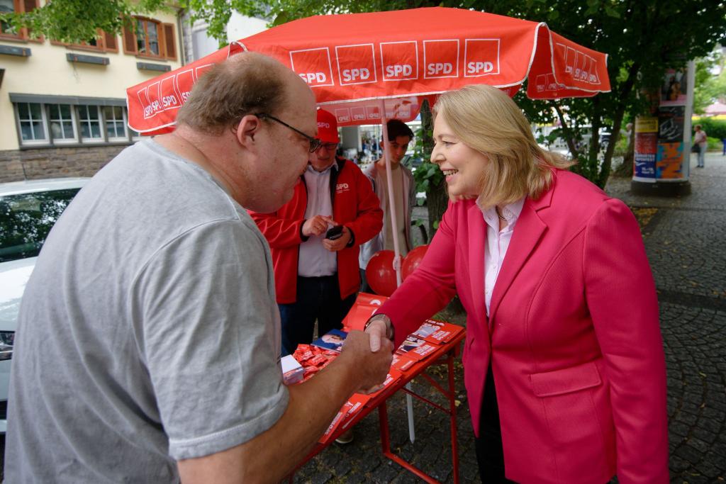 Parteichefin Bas ist in diesen Tagen überall in NRW unterwegs. - Foto: Henning Kaiser/dpa