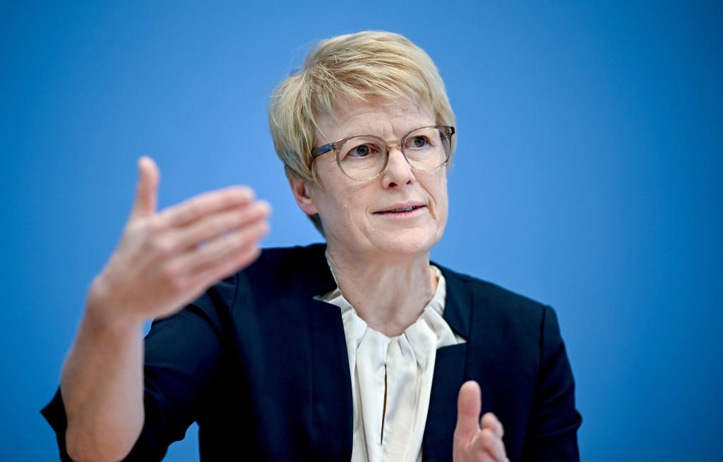 «Wenn man den Menschen Versprechungen macht, die man am Ende nicht halten kann, dann sorgen sie nicht privat vor, obwohl viele es könnten», meint die Wirtschaftsweise Veronika Grimm. (Archivbild) - Foto: Britta Pedersen/dpa