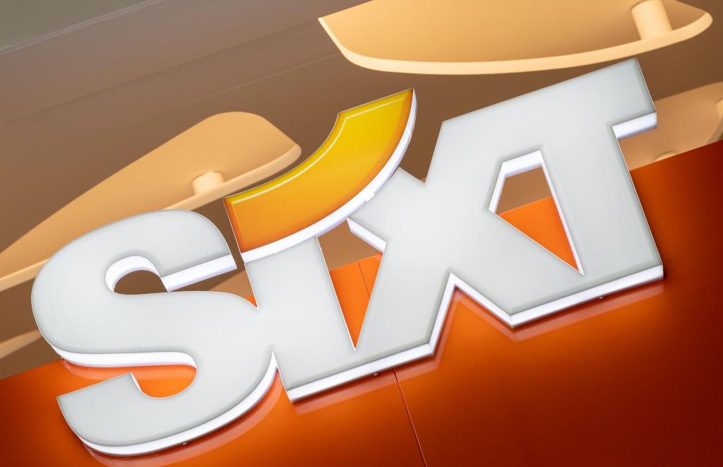 Sixt hat seinen Gewinn massiv gesteigert. (Archivbild) - Foto: Peter Kneffel/dpa