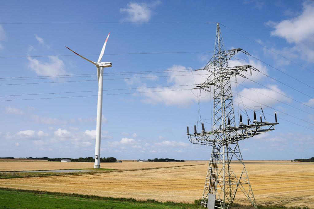 Im Norden ist die Windstromproduktion in den vergangenen Jahren stark ausgebaut worden. (Symbolbild) - Foto: Frank Molter/dpa