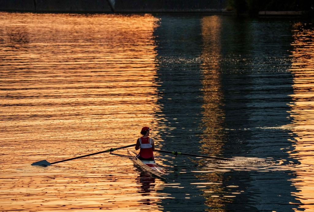Für diesen Donnerstag rechnet der Wetterdienst mit Höchstwerten zwischen 30 und 37 Grad. - Foto: Andreas Arnold/dpa