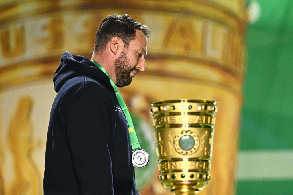  Bielefelds Trainer Mitch Kniat will wieder ins Pokal-Finale. - Foto: Tom Weller/dpa