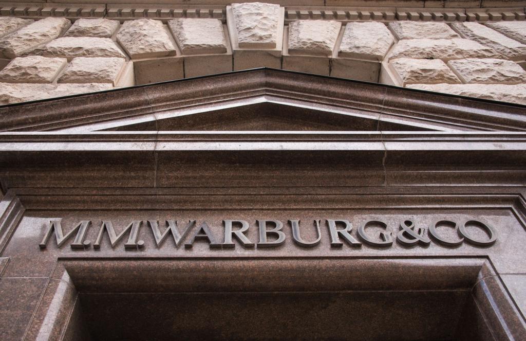 Die Warburg Bank fordert die Erstattung von nach ihrer Ansicht nach rechtswidrig erhobenen Forderungen der Finanzverwaltung - und scheitert damit vor Gericht (Symbolbild). - Foto: Daniel Bockwoldt/dpa