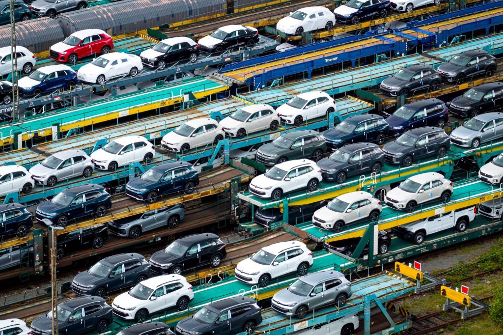 Die deutschen Autobauer hatten zuletzt deutliche Gewinneinbrüche verkündet. - Foto: Sina Schuldt/dpa