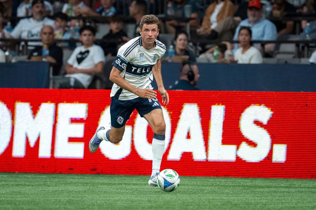 Ein gutes Debüt ohne Happy End: Thomas Müller bei seinem ersten Einsatz für die Vancouver Whitecaps. - Foto: ETHAN CAIRNS/The Canadian Press/AP/dpa