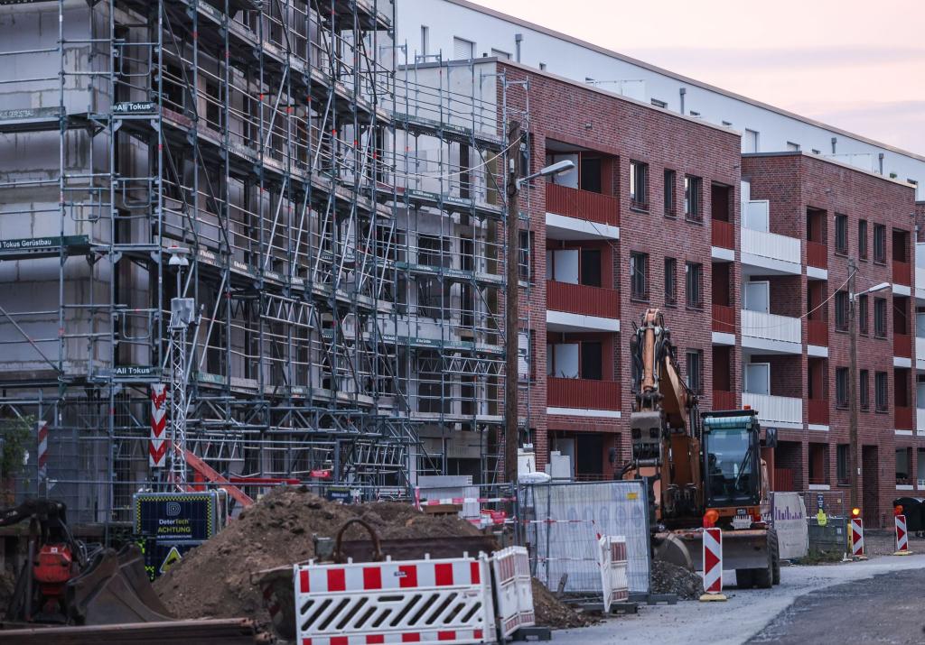 Der Wohnungsbau in Mehrfamilienhäusern stagniert. (Archivbild) - Foto: Oliver Berg/dpa