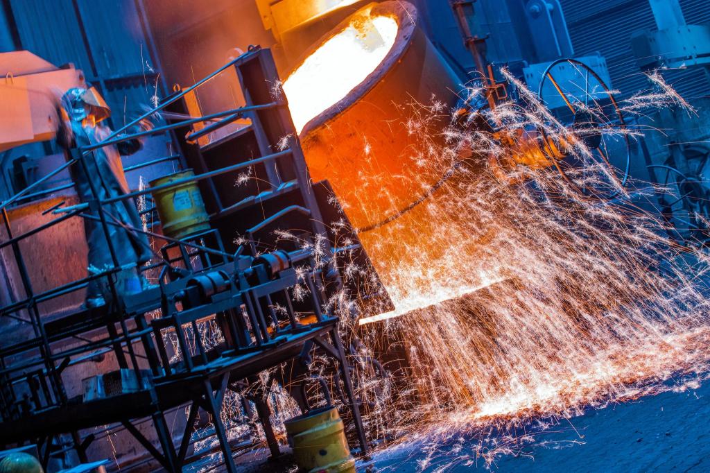 Die Metall- und Elektroindustrie steht weiter unter Druck - immer mehr Arbeitsplätze gehen verloren. (Archivbild) - Foto: Jens Büttner/dpa-Zentralbild/dpa