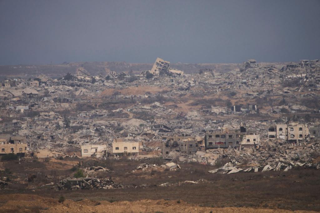 Der Gazastreifen ist mittlerweile in weiten Teilen zerstört. (Archivbild) - Foto: Ariel Schalit/AP/dpa