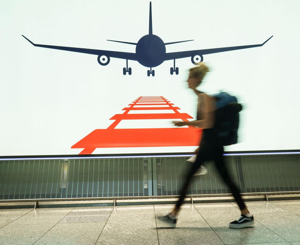 Am Frankfurter Flughafen arbeiten Bahn und Airlines auch zusammen. (Symbolbild) - Foto: Frank Rumpenhorst/dpa