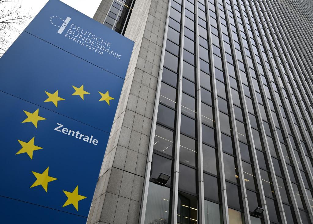Bundesbank: Stagnation im dritten Quartal, aber etwas Wachstum im Gesamtjahr möglich. (Archivbild) - Foto: Arne Dedert/dpa