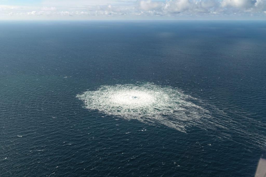 Durch die Explosionen im September 2022 wurden drei der vier Stränge der beiden Nord-Stream-Leitungen schwer beschädigt. (Archivbild) - Foto: -/Danish Defence Command/dpa