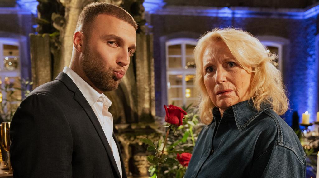Realitystar Filip Pavlović und Satirikerin Maren Kroymann haben zusammen gedreht. - Foto: -/ ARD Degeto Film/Ben Knabe,/dpa