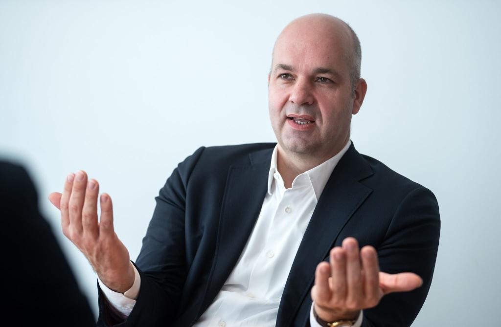 DIW-Präsident Marcel Fratzscher zieht mit einem Vorschlag für eine Rentner-Pflichtjahr Kritik auf sich. (Archivbild) - Foto: Bernd von Jutrczenka/dpa