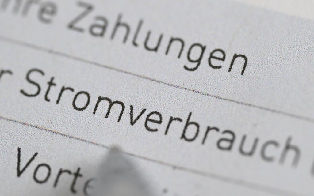 Bei wem kommt die geplante Strompreis-Entlastung an? (Symbolbild) - Foto: Bernd Weißbrod/dpa