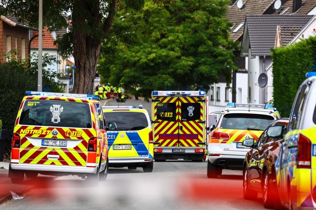Ein Toter und ein Verletzter nach Schüssen in Menden. - Foto: Alex Talash/dpa