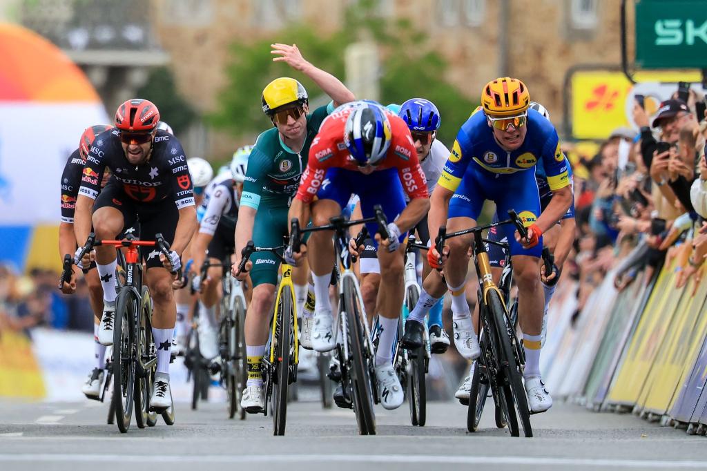 Danny van Poppel wird der Sieg auf der dritten Etappe nachträglich aberkannt. - Foto: Jan Woitas/dpa