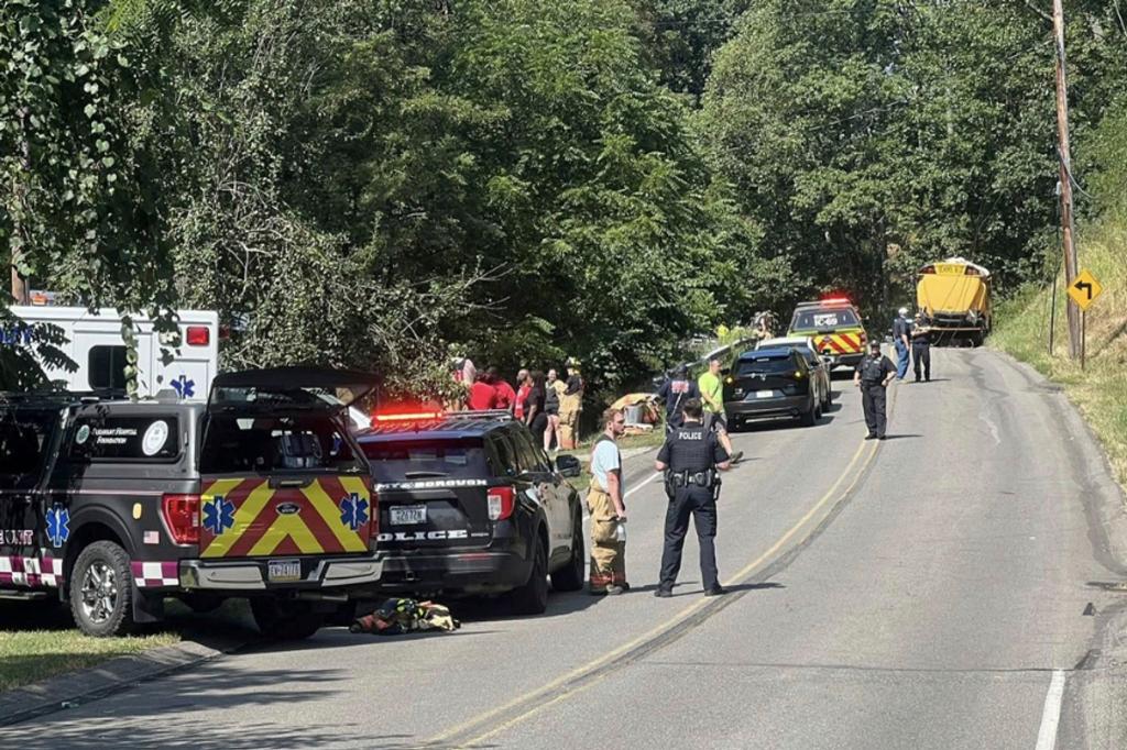 Wie schwer die Menschen verletzt wurden, war zunächst unklar. - Foto: Jessica Riley/KDKA-TV News/AP/dpa