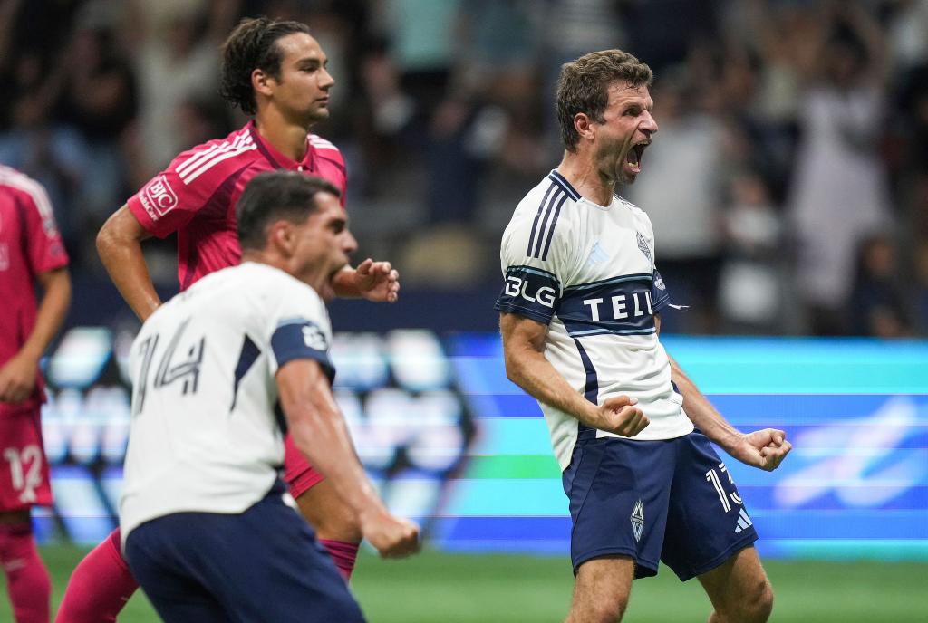 Thomas Müller traf per Elfmeter zum 3:2-Sieg. - Foto: Darryl Dyck/The Canadian Press/AP/dpa