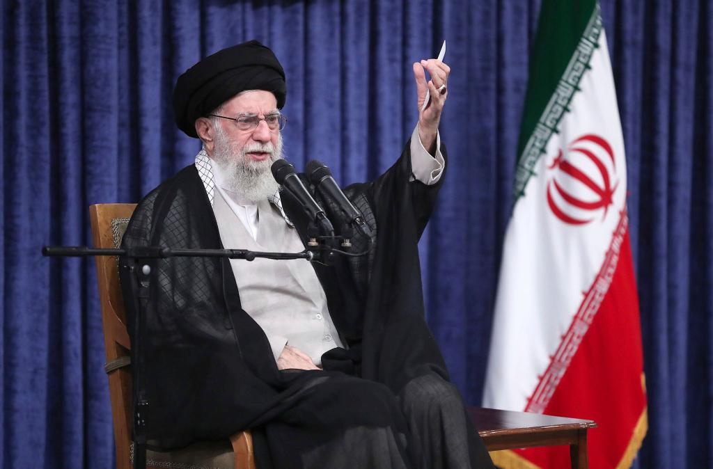 Irans oberster Führer Ali Chamenei bezeichnet die Probleme mit den USA unter Präsident Donald Trump als «unlösbar». (Archivbild) - Foto: Uncredited/Office of the Iranian Supreme Leader via AP/dpa