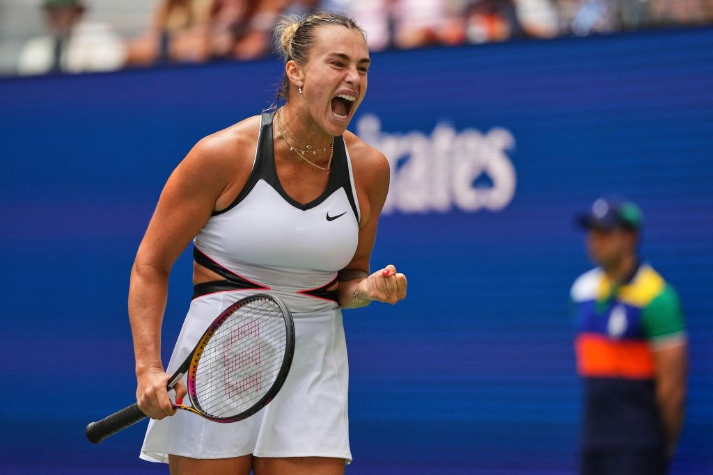 Aryna Sabalenka schaffte nach Problemen im ersten Satz am Ende souverän den Zweitrunden-Einzug. - Foto: Kirsty Wigglesworth/AP/dpa
