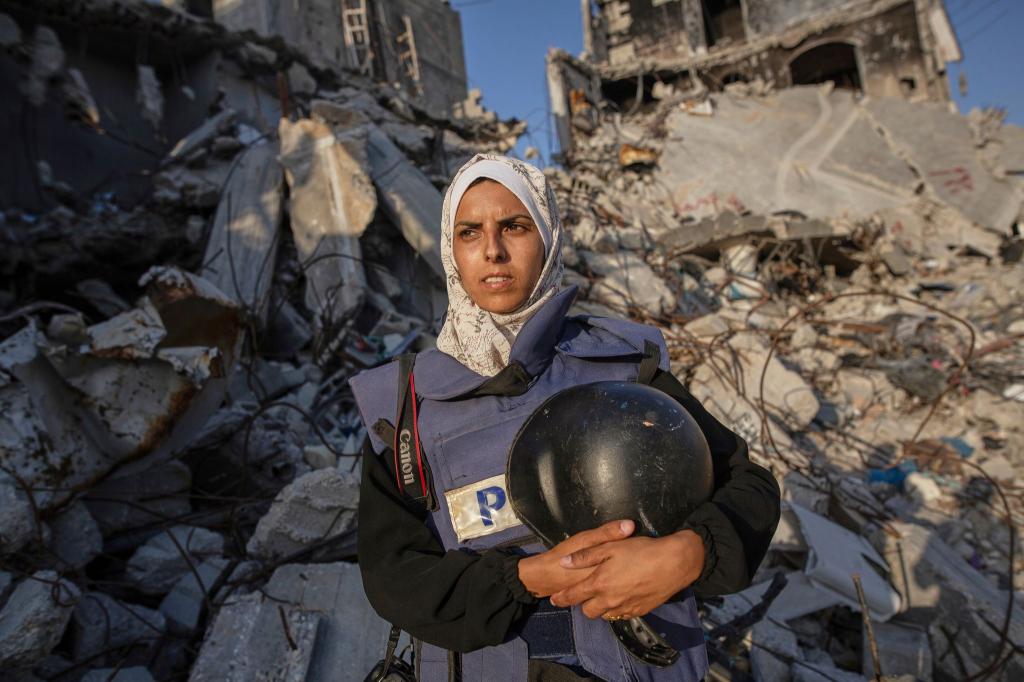 Die freie Journalistin Mariam Dagga wurde im Gazastreifen bei einem israelischen Angriff getötet. - Foto: Jehad Alshrafi/AP/dpa