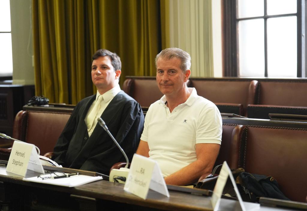Am sechsten Verhandlungstag im Prozess um die Entführung der Kinder von Christina Block darf der Nebenklagevertreter Philip von der Meden weitere Fragen an die angeklagte Unternehmerin stellen. (Archivbild) - Foto: Marcus Brandt/dpa-POOL/dpa
