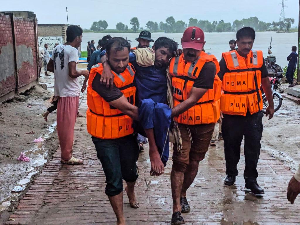 In der bevölkerungsreichsten Provinz Punjab mussten Zehntausende Menschen ihre Dörfer verlassen. (Foto Handout) - Foto: Uncredited/Pakistan's National Disaster Management Authority via AP/dpa