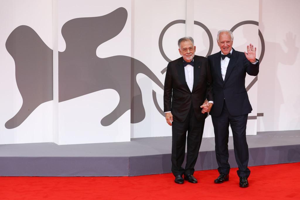 Francis Ford Coppola (l) und Werner Herzog auf dem roten Teppich. - Foto: Mickael Chavet/ZUMA Press Wire/dpa