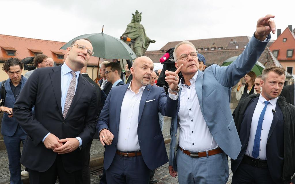 Die schwarz-roten Fraktionsspitzen wollen mehr Teamplay. - Foto: Daniel Karmann/dpa