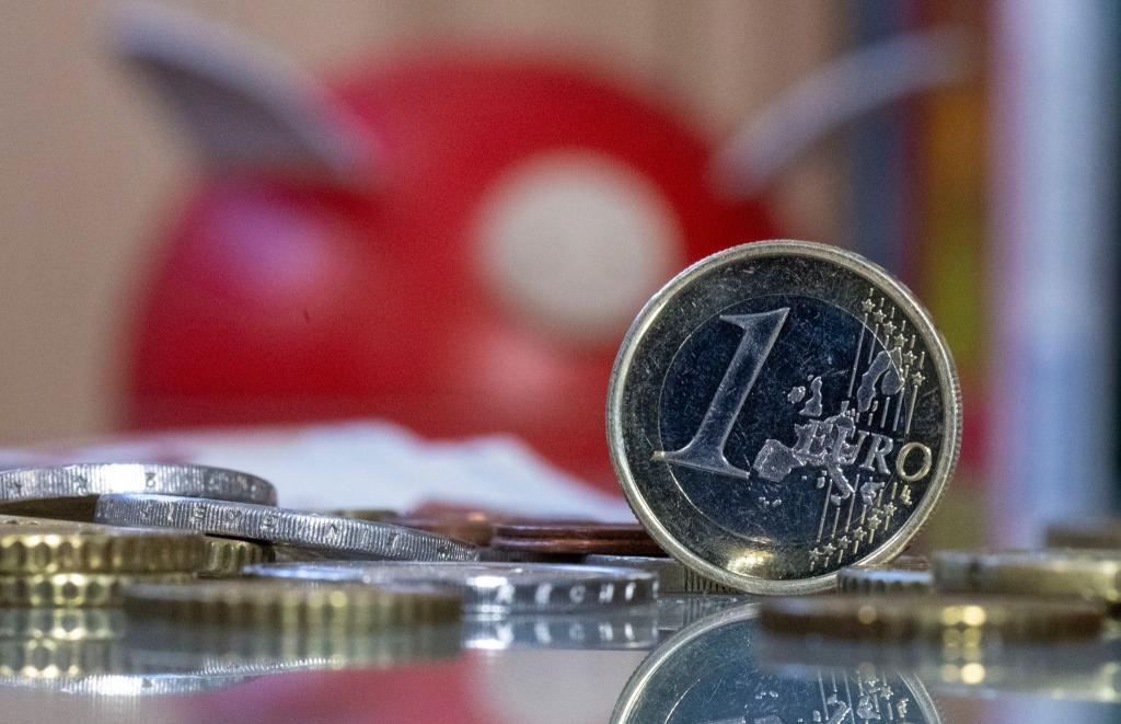 Schon in der Schulzeit zeigen sich Unterschiede im Finanzwissen von Mädchen und Jungen. (Symbolbild) - Foto: Hendrik Schmidt/dpa