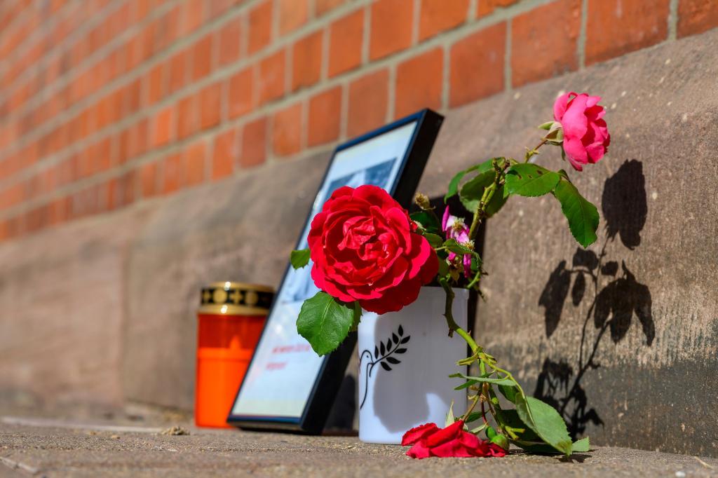 Nach dem Tod der 16-Jährigen ist die Anteilnahme groß. - Foto: Swen Pförtner/dpa