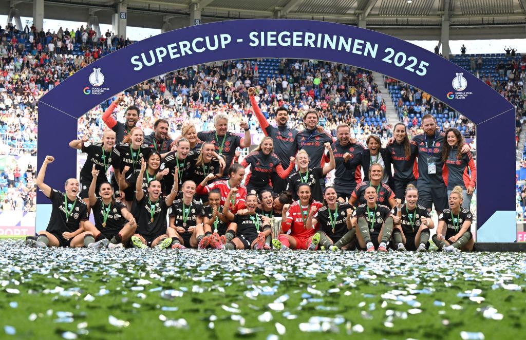 Der Sieg der Bayern-Fußballerinnen gegen Wolfsburg war verdient. - Foto: Uli Deck/dpa