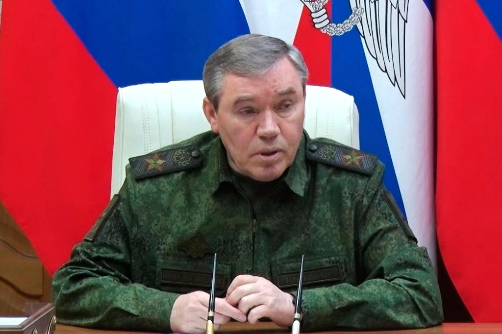 Der russische Generalstabschef Waleri Gerassimow kündigt Angriffe gegen die Ukraine auf gesamter Front bis Herbst an. - Foto: Uncredited/Russian Defense Ministry Press Service/AP/dpa