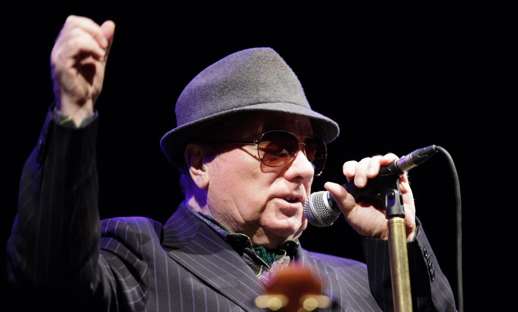 Rund um seinen 80. Geburtstag steht Van Morrison in seiner Heimatstadt Belfast auf der Bühne. (Archivbild) - Foto: Georg Hochmuth/epa/dpa