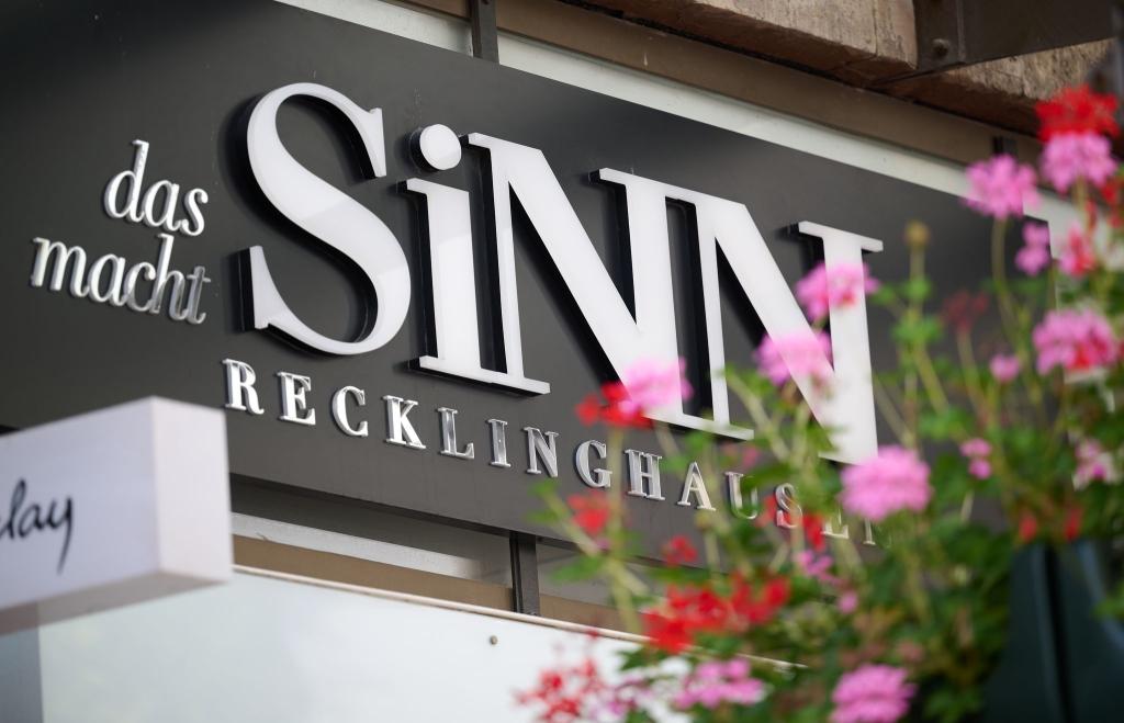 Das Amtsgericht Hagen hat das Insolvenzverfahren über die Modekette Sinn aufgehoben. (Archivbild) - Foto: Bernd Thissen/dpa