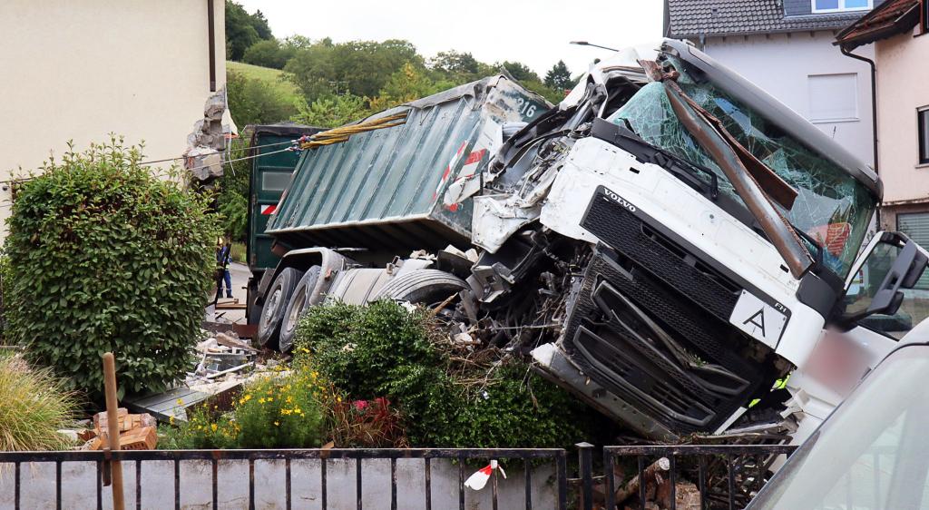 Bei dem Unfall wurde auch ein Kind verletzt. - Foto: Rene Priebe/dpa
