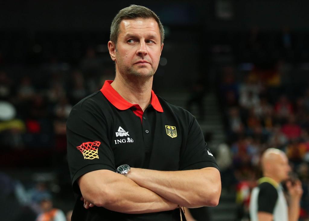 Ibrahimagic wird die Vorrunde als Chefcoach beenden. - Foto: Matthias Stickel/dpa