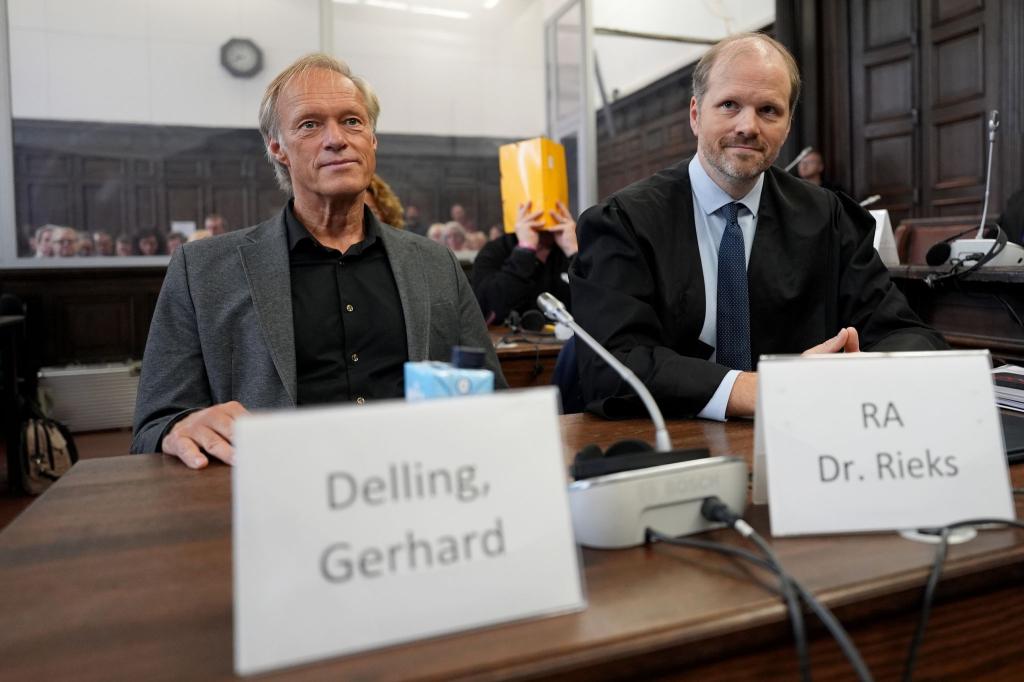 Gerhard Delling erklärte, seiner Lebensgefährtin Christina Block Mut gemacht zu haben, äußert sich aber nicht zu den konkreten Anklagepunkten. - Foto: Marcus Brandt/dpa-Pool/dpa