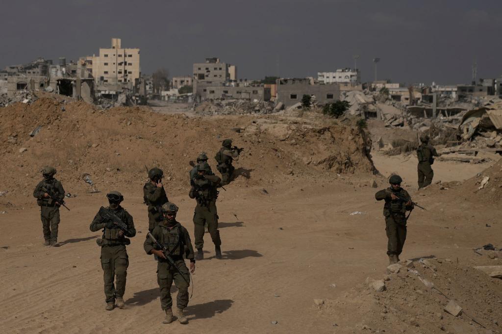 Nach fast zwei Jahren Krieg sind viele israelische Soldaten erschöpft. (Archivbild) - Foto: Leo Correa/AP/dpa