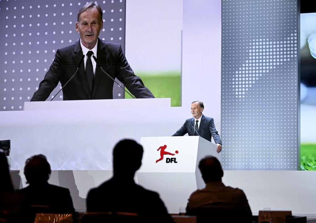 Hans-Joachim Watzke darf sich über ein einstimmiges Votum freuen. - Foto: Britta Pedersen/dpa