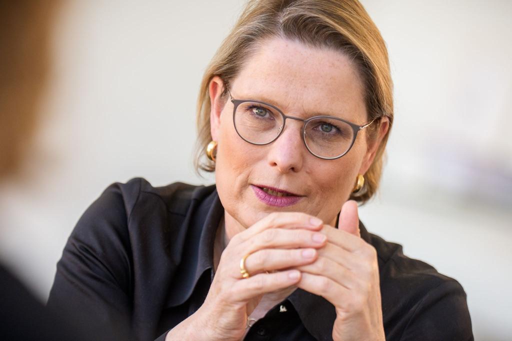 Justizministerin Stefanie Hubig (SPD) will Umweltschutzversprechen in der Werbung nicht mehr einfach so durchgehen lassen. (Archivbild) - Foto: Michael Kappeler/dpa