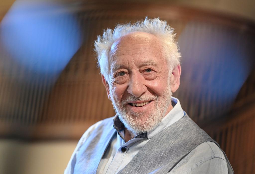 Dieter Hallervorden wird 90 und feiert seinen runden Geburtstag auf der Bühne. - Foto: Jens Kalaene/dpa