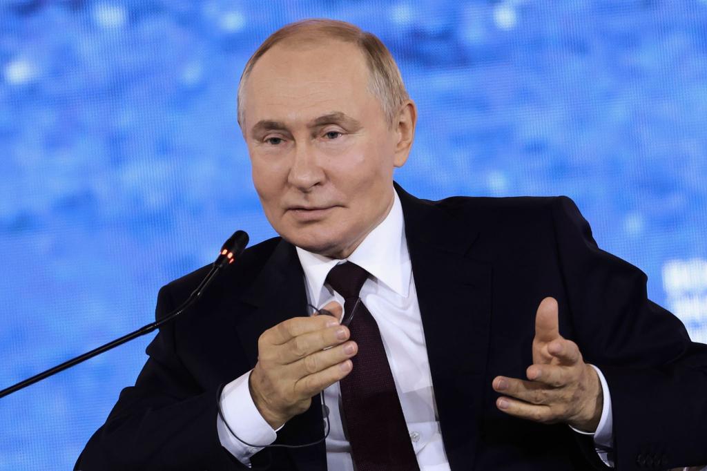 Russlands Präsident Wladimir Putin widerspricht negativen Wirtschaftsprognosen für sein Land. - Foto: Stepan Pugachev/Roscongress Foundation/AP/dpa