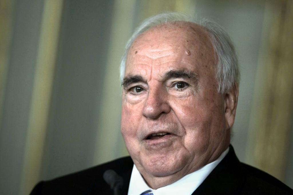 In Berlin soll eine Straße nach Altbundeskanzler Helmut Kohl benannt werden. (Archivfoto) - Foto: Fredrik von Erichsen/dpa