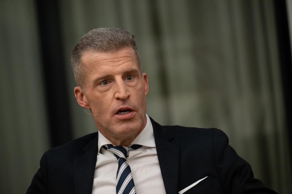Schriftsteller Benjamin von Stuckrad-Barre bezeichnet die Literaturbranche als «notorisch verklemmt» und von «Langweilern und Bedeutungshubern» geprägt. (Archivbild) - Foto: Sebastian Gollnow/dpa